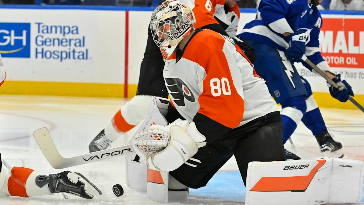 Flyers' losing streak hits historic low after defeat by Lightning