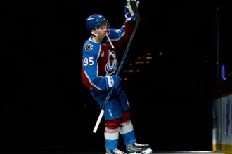 Former Avalanche forward shines after returning to Vegas