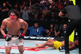 Glover Teixeira Explains Why Raoni Barcelos' Body Shut Down During UFC Vegas 121 Fight