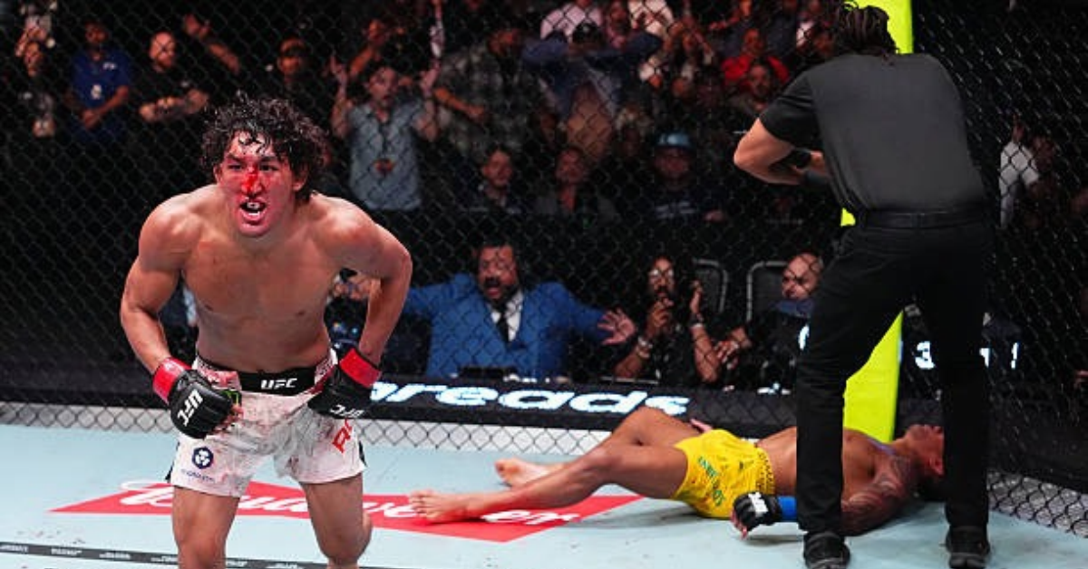 Glover Teixeira Explains Why Raoni Barcelos' Body Shut Down During UFC Vegas 121 Fight