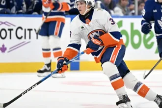 Islanders rookie Victor Eklund performs well against Auston Matthews' line