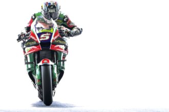 Japanese MotoGP rider's fine riding style balance highlighted amid tyre controversy