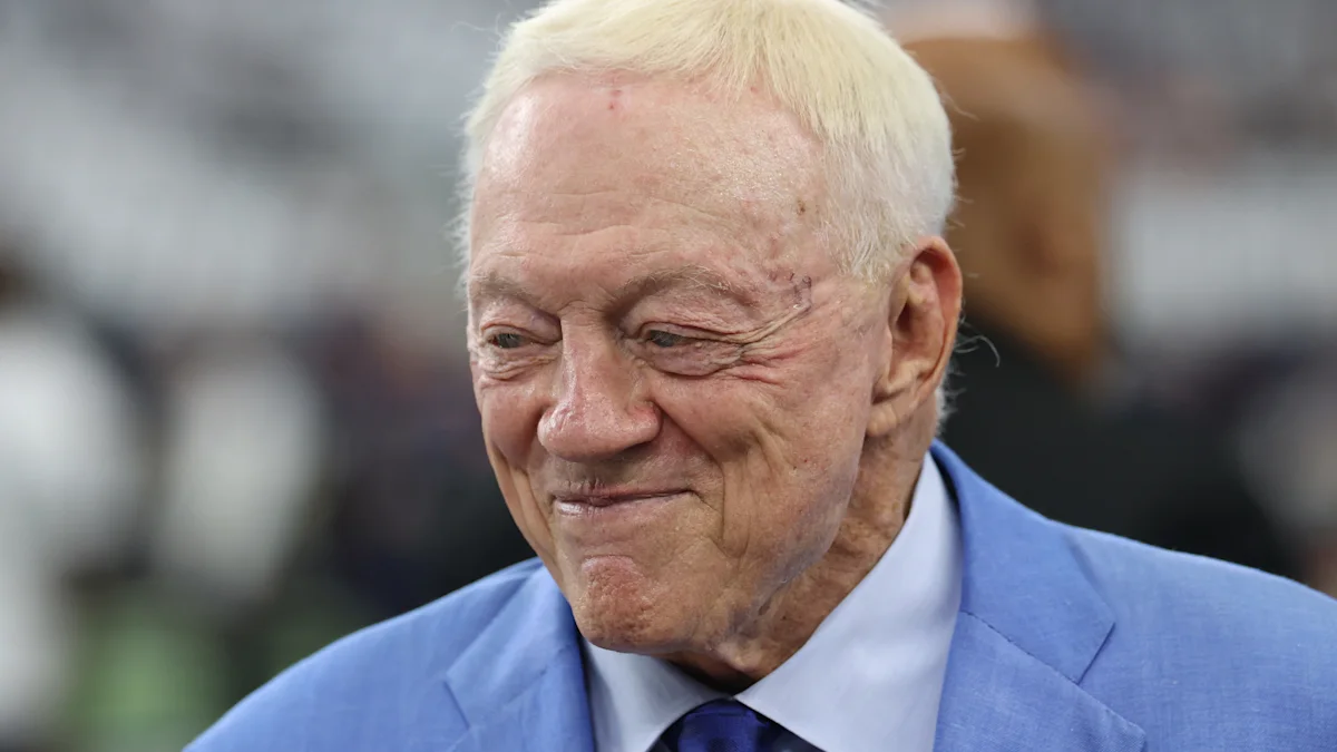 Jerry Jones says Cowboys' 'door is open' before trade deadline, and there's reason to believe him
