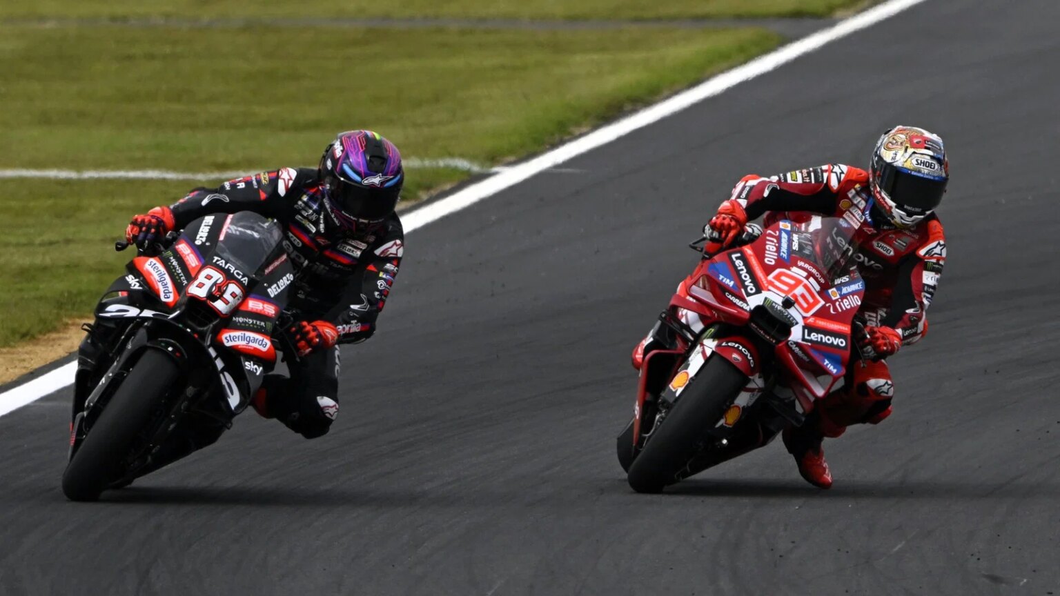 Jorge Martin sends Aprilia message amid "very tight" Marc Marquez title battle