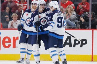 Kyle Connor scores twice on power play as Jets beat Red Wings 3-2