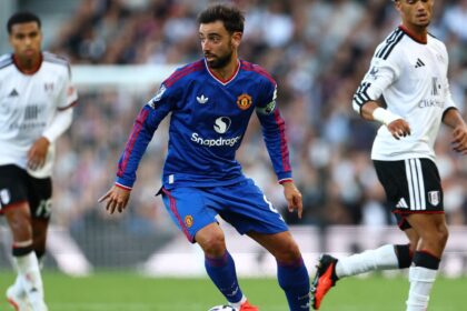 Man Utd storm into the race to sign £50m star who's outscoring Fernandes
