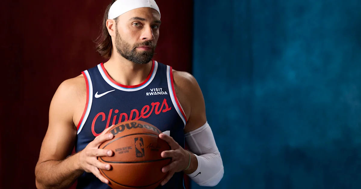 Max Strus exits Clippers preseason game early due to injury
