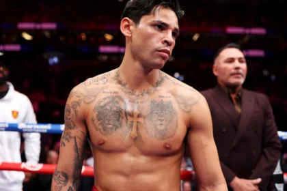 Oscar De La Hoya doubts Ryan Garcia will join Dana White after current deal expires, says it's not 'a good fit for him'