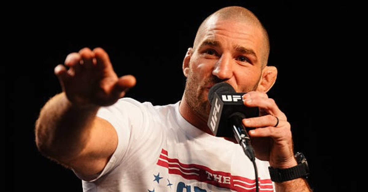 Sean Strickland Threatens to Vacate UFC Title and Move to 205 if Pay Doesn't Improve