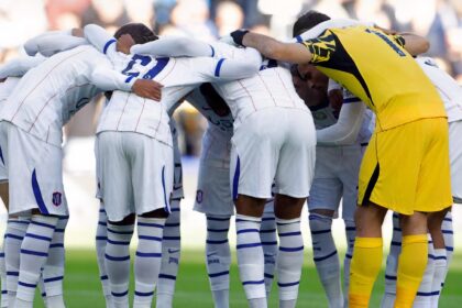 Tottenham now eyeing £67m Chelsea star as agents hold crunch talks over future