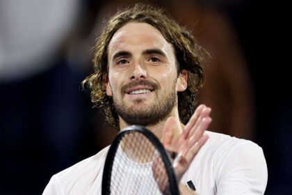 Tsitsipas advances in Shanghai; Hurkacz lines up Djokovic