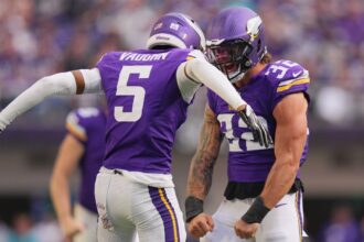 Vikings make history at 4-0 without a scoring offense
