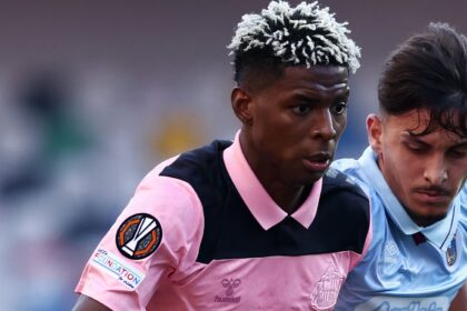 Why Le Bris should get rid of £20m Sunderland man before Angulo