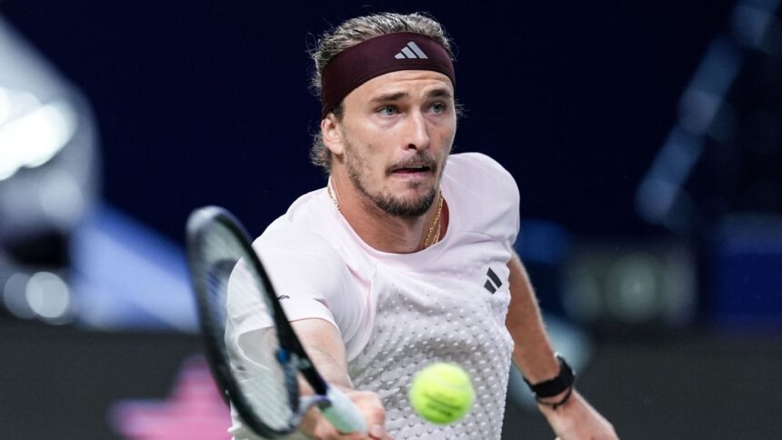 Zverev wins in straight sets to reach Shanghai Masters semis