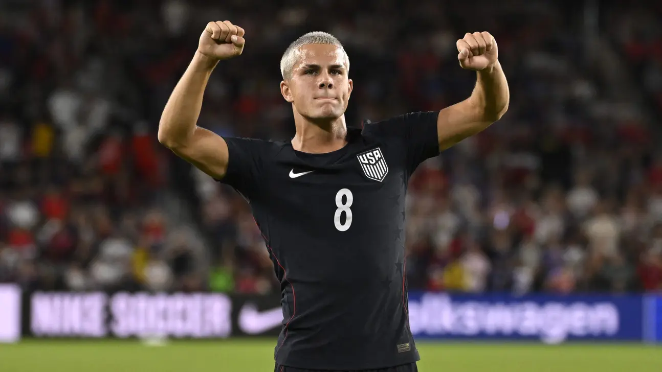 Cavan Sullivan and Barcelona prospect Diego Kochen start for USA against Mexico