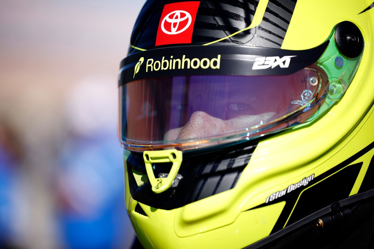 Bubba Wallace paid the price on front tires in battle for Vegas win