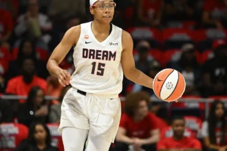 Dream guard Allisha Gray exits to locker room during semifinal playoff game
