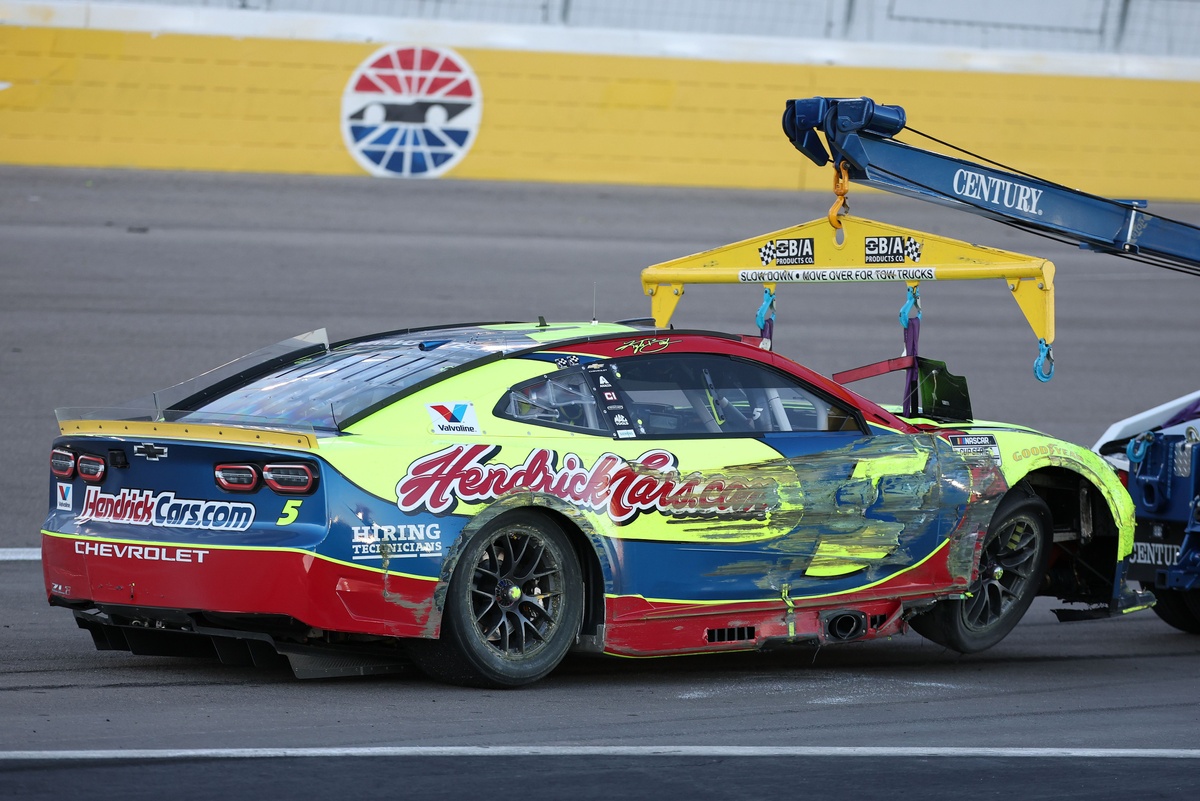 Kyle Larson and Tyler Reddick react to wild last-lap wreck that cost them nothing