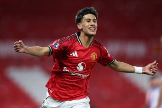 Report: Man United make fresh offer for Barcelona target after exit request